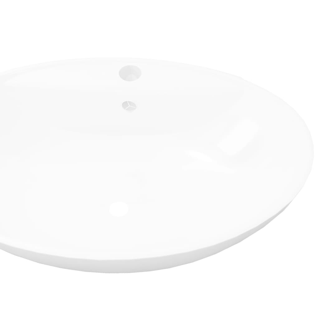 Luxurious ceramic oval washbasin with overflow and tap hole